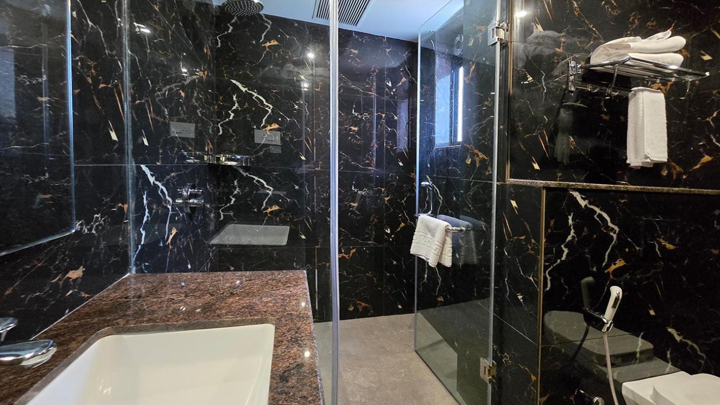 Magnus Nexstar Suites Kalyani Nagar Púna Kültér fotó